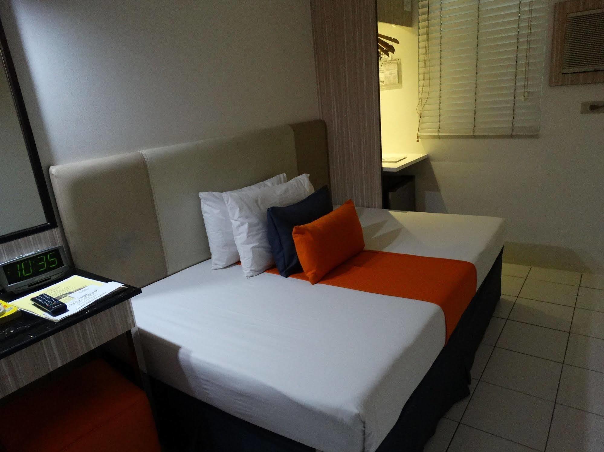מנילה Hostel 1632 מראה חיצוני תמונה